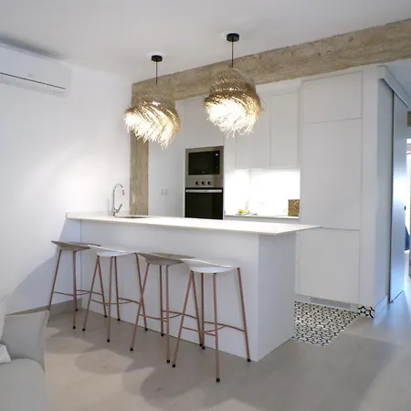 Modern Stylish Near Poniente